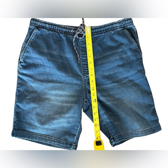 Men’s Jean shorts (Size M) - Picture 2 of 4